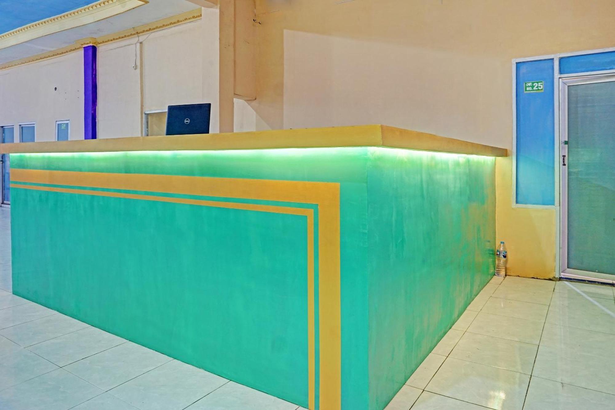 Oyo 91825 Ayu Lestari Homestay Nganjuk Экстерьер фото