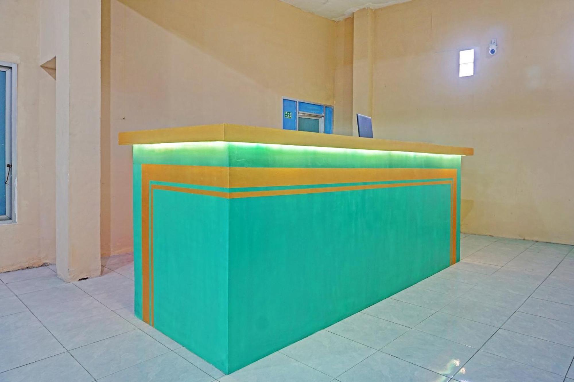Oyo 91825 Ayu Lestari Homestay Nganjuk Экстерьер фото