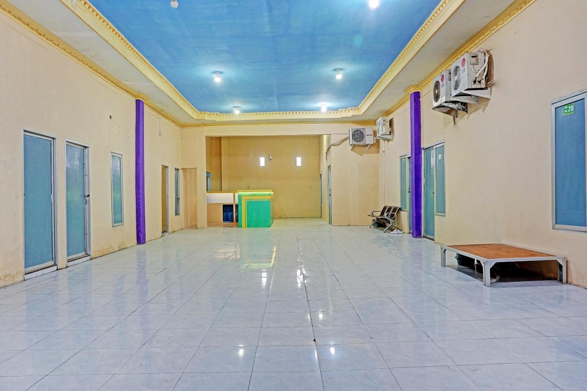Oyo 91825 Ayu Lestari Homestay Nganjuk Экстерьер фото
